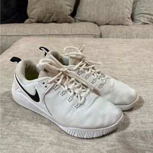 Nike Men's White and Black Athletic Shoes